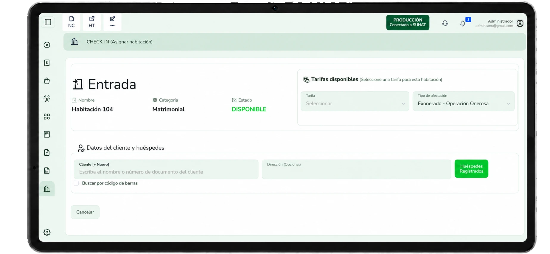 Formulario de check-in y asignación de habitación en una tablet